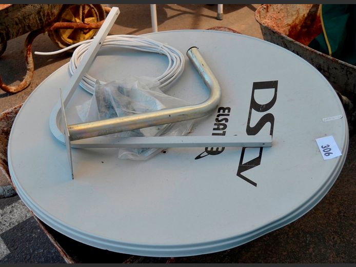 SATELLITE DISH WITH BRACKET, 96cm Diameter