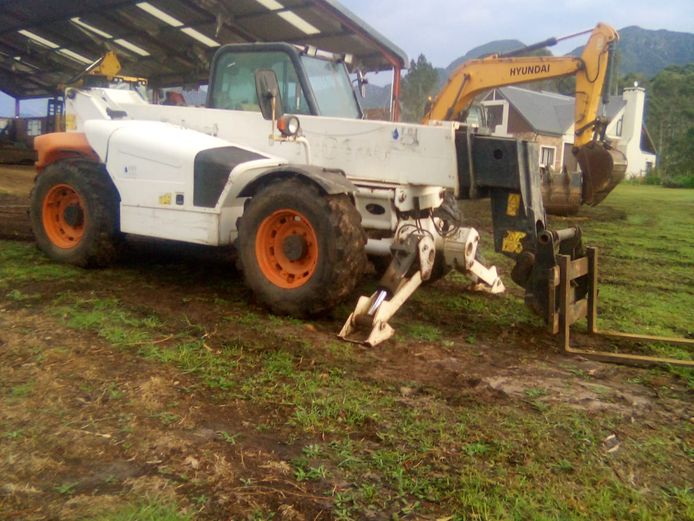 2011 BOBCAT T40140 TELESCOPIC HANDLER 