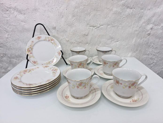 Porcelain Tea Set Lot - 18pc Mismatched Floral Teacups, Saucers & Plates