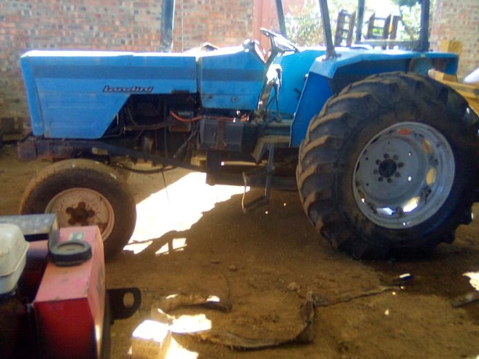 2005 LANDINI 7860 2X4 TRACTOR