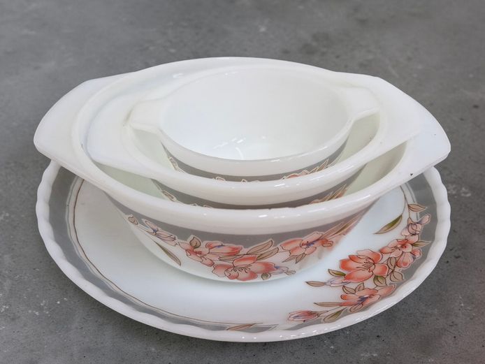 Vintage Pyrex/Corelle Style Milk Glass Casserole Bowl & Plate Set