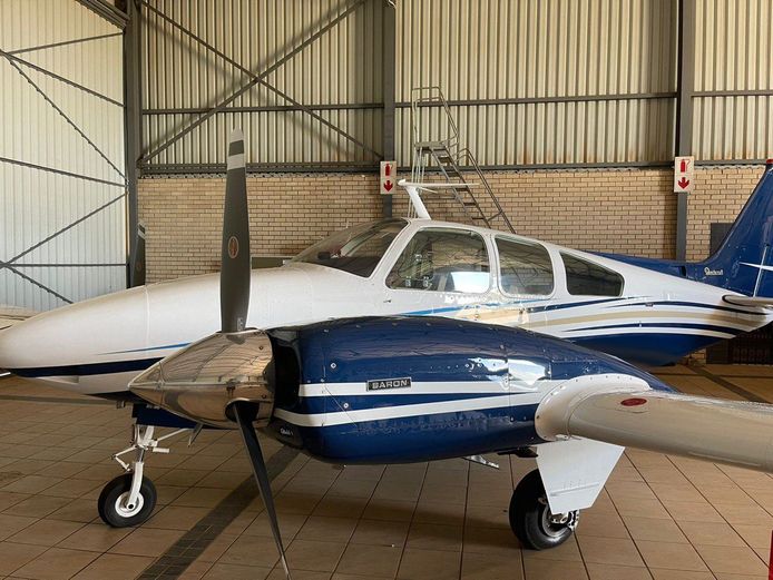 BEECHCRAFT BARON B55; 1973; 4 454 URE