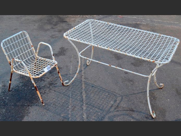METAL & MESH TABLE & A CHILDREN'S CHAIR, 87 x 49 x 52cm [Rusted]