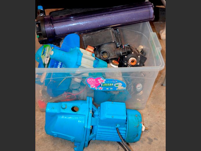 WATER PUMP & CONTROL VALVES [Switches on, untested further]