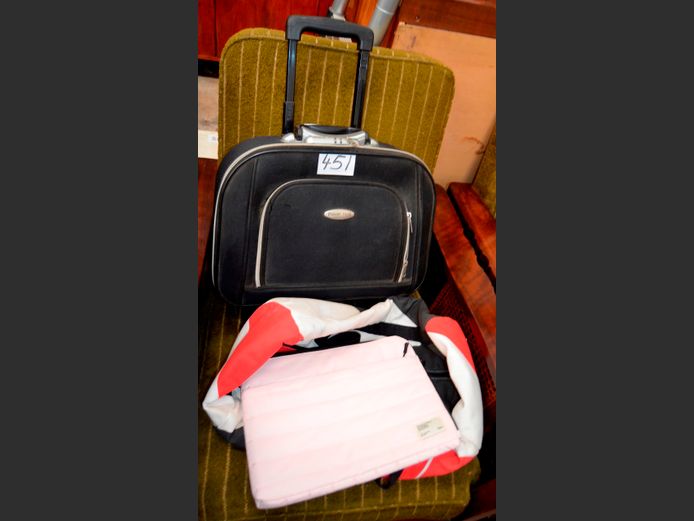 BLACK WHEELIE SUITCASE, TOGBAG, etc