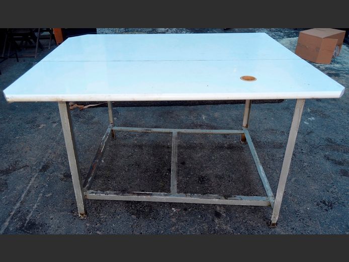 WHITE WOODEN TOP TABLE, 152 x 120 x 92cm
