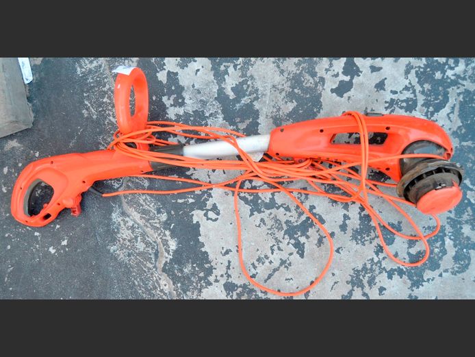 FLYMO EDGE TRIMMER [Switches on, untested further]