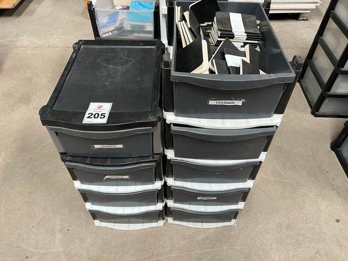 9 Plastic drawers