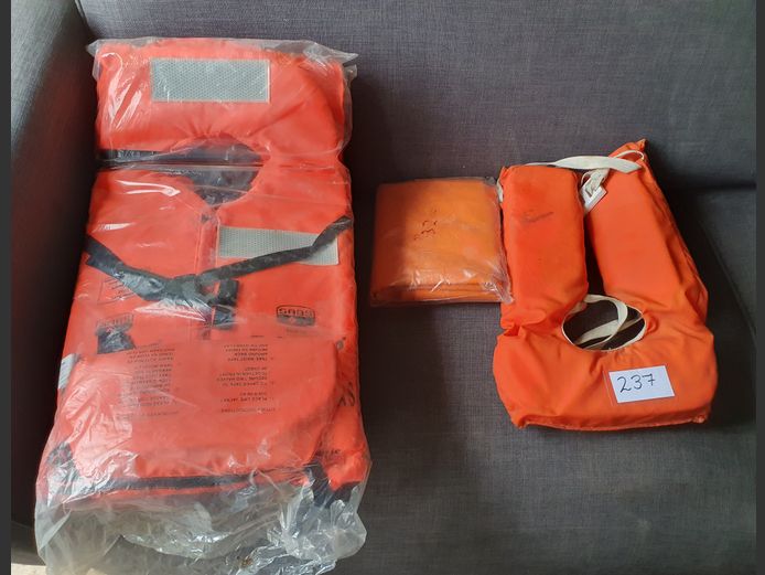 LOT: LIFE JACKETS