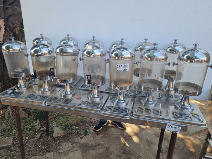 LOT JUICE DISPENSERS