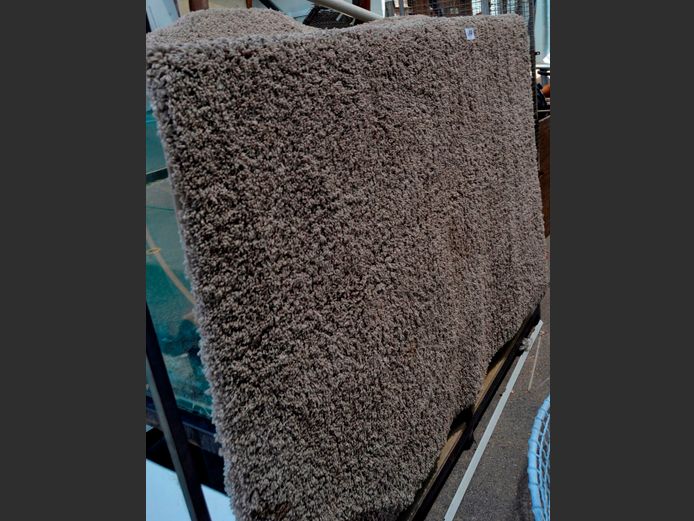 GREY CARPET, 190 x 190cm