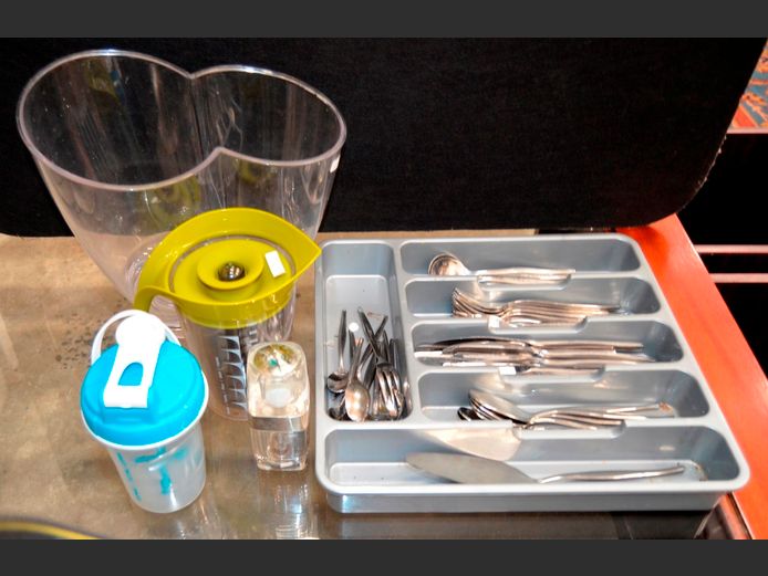 ACRYLIC ICE BUCKET, CUTLERY SET, JUG, etc
