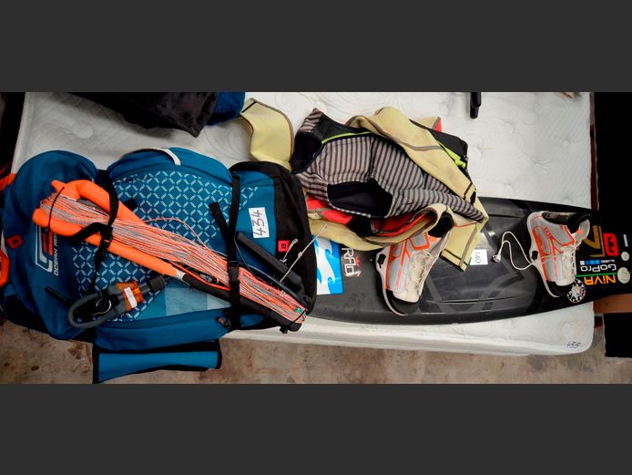 DANIEL GRANT DELUX 140 KITEBOARD, KITE IN BAG & ACCESSORIES