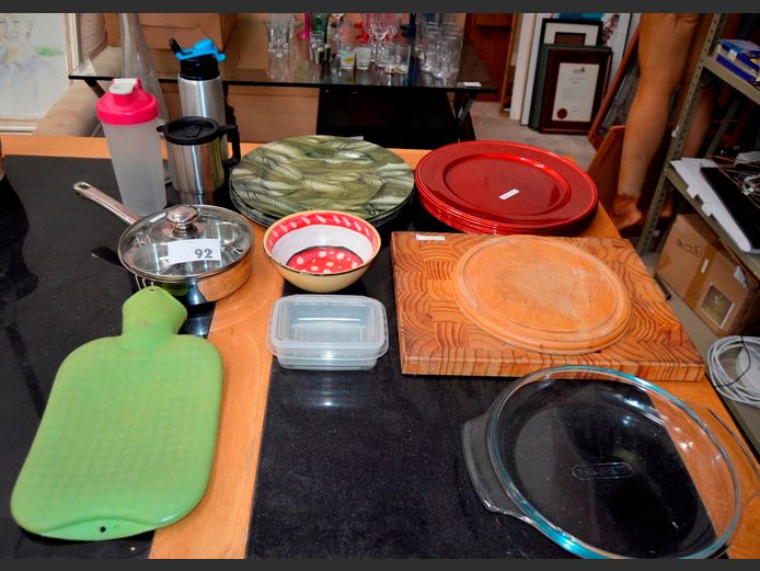 STAINLESS STEEL POACHING PAN, CHOPPING BOARD, CHARGER PLATES, etc