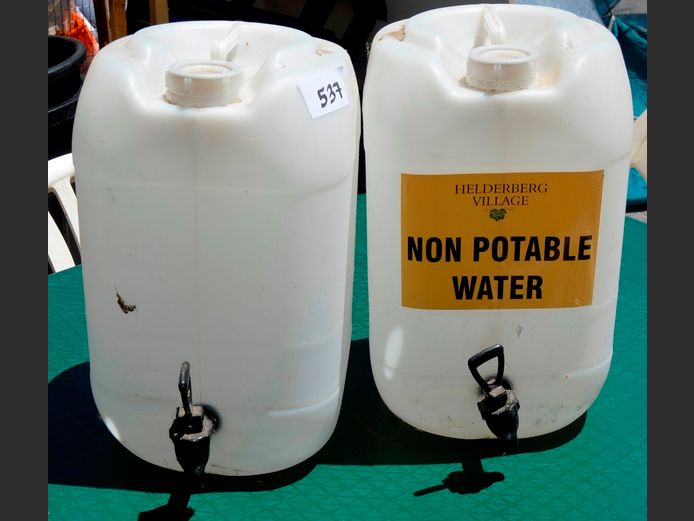LOT: 2 x PLASTIC 20 LITRE CONTAINERS