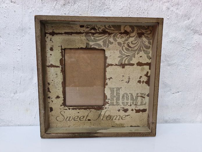 Distressed Wood "Home Sweet Home" Box Photo Frame