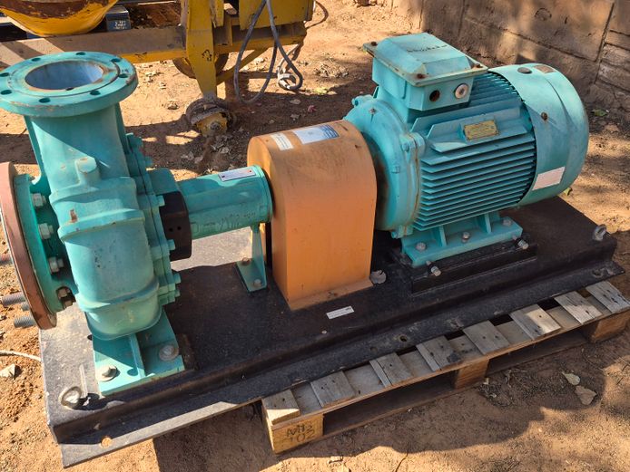 INDUSTRIAL WATER PUMP