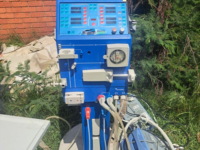 Assorted x-ray machine &  dialysis machines