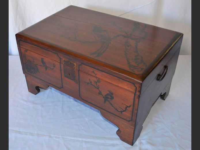CHINESE ELM WOOD INK PAINTED TRUNK, 59 x 39 x 33cm