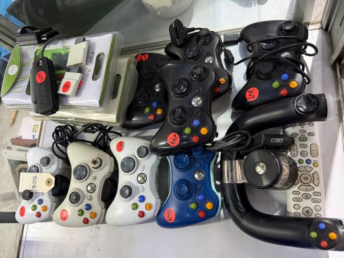 Lot of Xbox 360 Goodies 