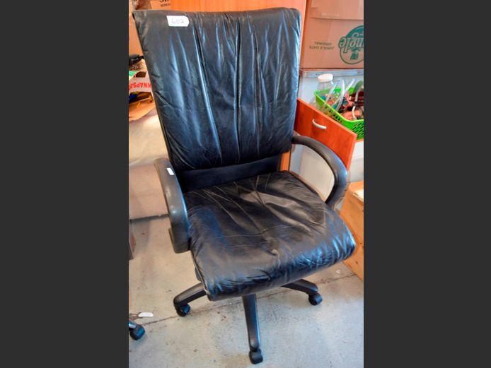 BLACK LEATHER SWIVEL OFFICE CHAIR