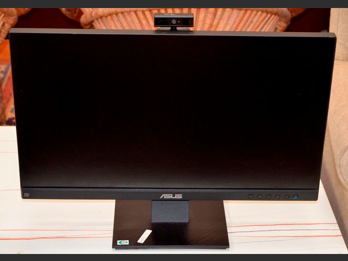 ASUS 24" MONITOR [Switches on, untested further]