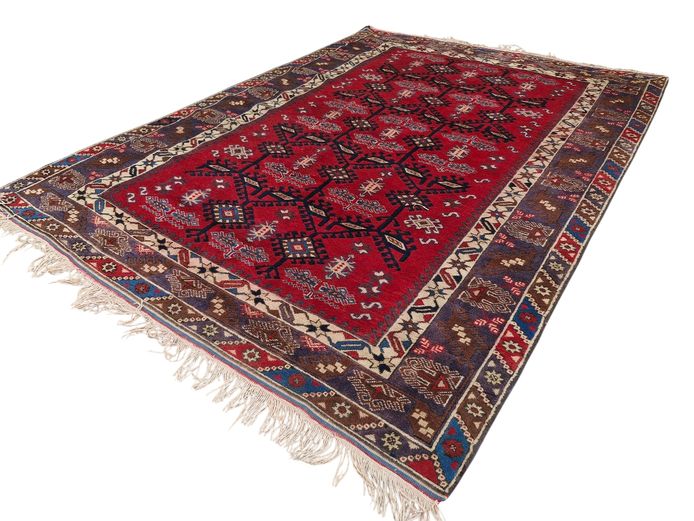 Hand Woven Yalameh Persian Carpet