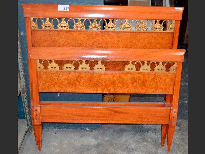 SET WALNUT & MAHOGANY SINGLE HEAD- & FOOTBOARD [Needs some TLC]