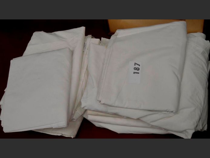 ASSORTED FITTED & FLAT SHEETS