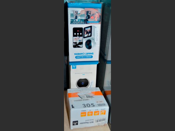 VIDEO CALLING CAMERA, WI-FI CAMERA & RANGE EXTENDER [Untested]