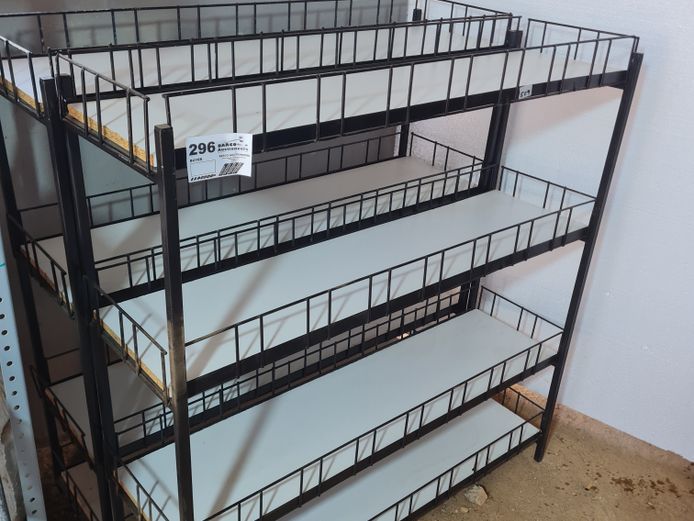 2 X SHELVES