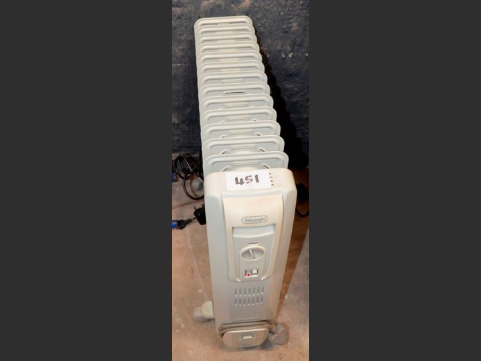 DELONGHI 13-FIN OIL HEATER [Switches on, untested further]