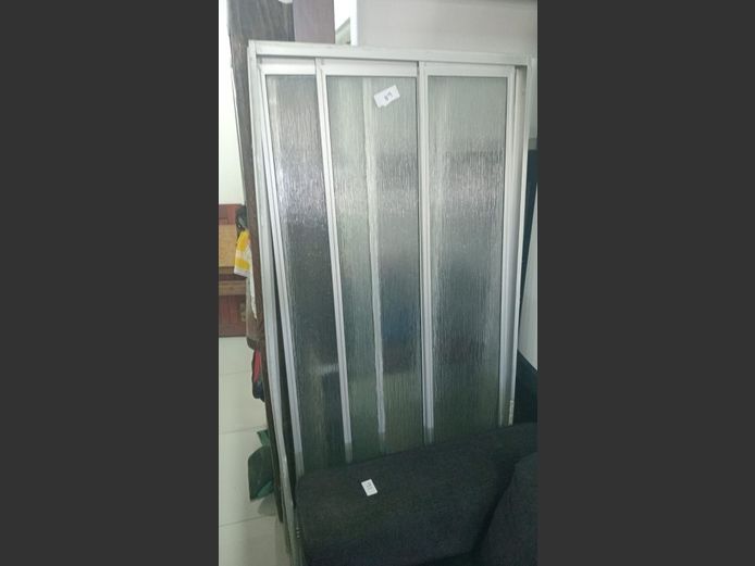 2x shower doors