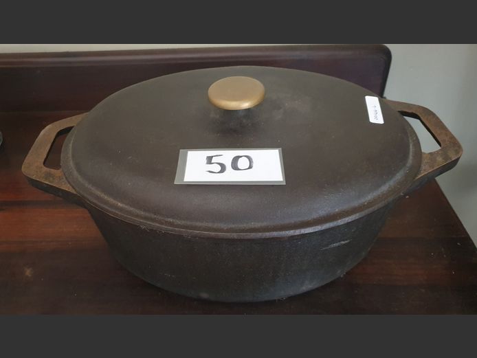 CAST IRON POT WITH LID