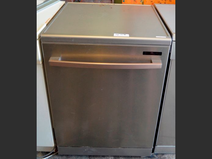 SAMSUNG STAINLESS STEEL DISHWASHER [Switches on, untested further]
