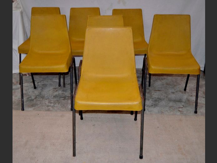 SET OF 7 GREEN PLASTIC & METAL CHAIRS