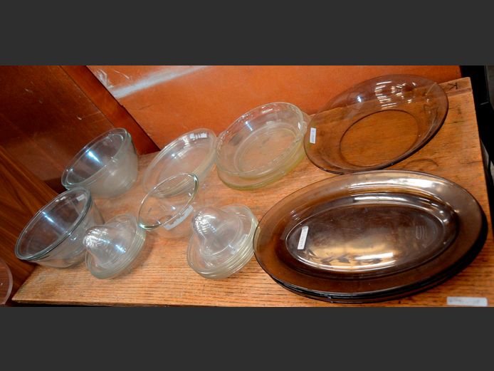 GLASS: BOWLS, PIE DISHES, PLATTERS, etc