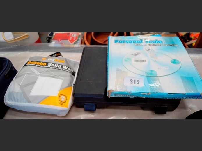 OZTRAIL GAZEBO SIDE PANEL, SCALE, DUMBBELL CASE [Incomplete], etc [40,41]