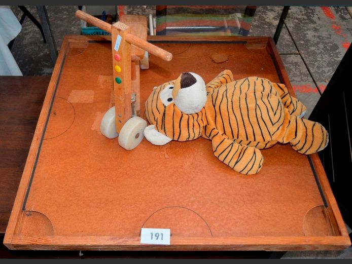 WOODEN TOY PUSH SCOOTER, TIGER SOFT TOY, etc [154,165]