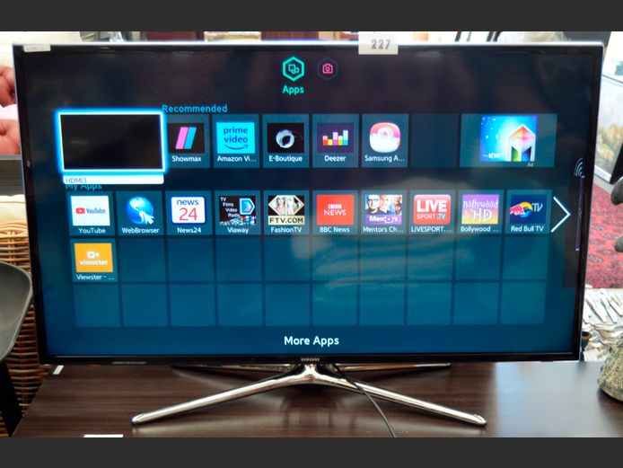 SAMSUNG 46" SMART L.E.D. TV [Switches on] ### LICENCE PLEASE ###