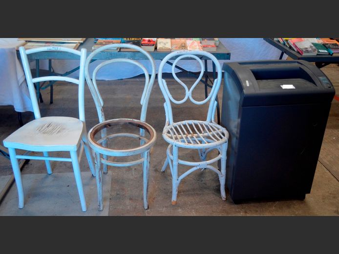 GRC PAPER SHREDDER, 52 x 45 x 82cm [Faulty] & 3 x WHITE PAINTED KITCHEN CHAIRS [Seats needed] [6,7; 48113-7]