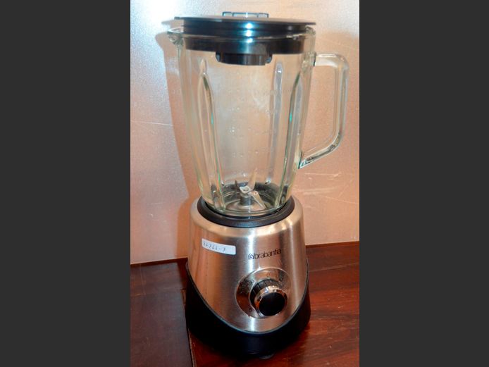 BRABANTIA STAINLESS STEEL BLENDER [Switches on]