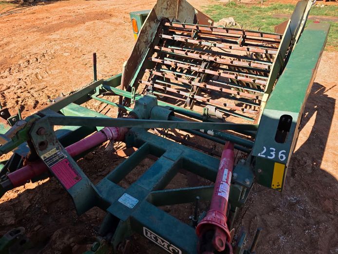 KMC grondboontjie uithaler dubble ry