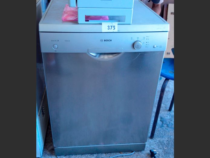 BOSCH SERIE 2 STAINLESS STEEL FRONT DISHWASHER [Switches on, untested further]