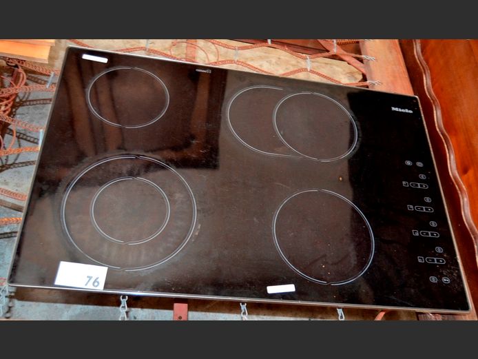 MIELE 4-PLATE GLASS HOB, 76 x 50cm [Untested, no cable, owner say 1 plate not working]