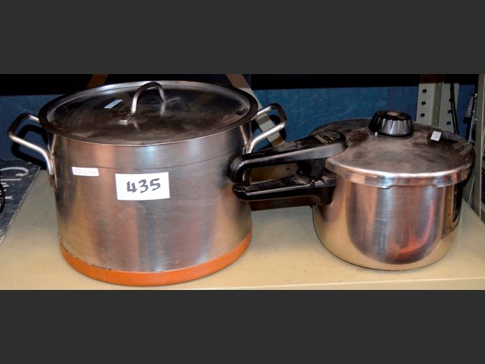 STAINLESS STEEL COPPER BOTTOMED STOCK POT & A PINEWARE PRESSURE COOKER, 31cm Diameter x 22cm High