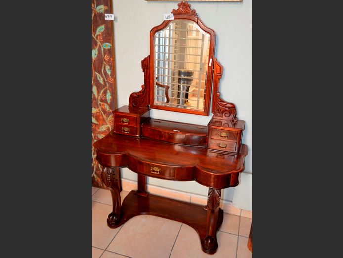 VICTORIAN MAHOGANY 5-DRAWER DRESSING TABLE WITH BEVELLED MIRROR, 105 x 48 x 161cm