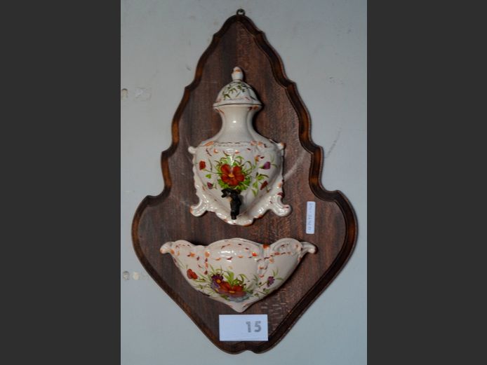 1960's STYLE PORCELAIN WALL FOUNTAIN, 47 x 33cm
