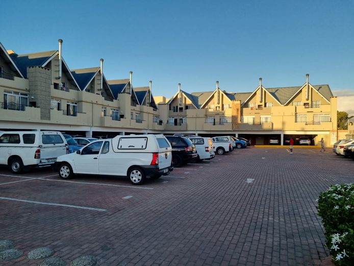 One Bedroom Apartment in Oasis Complex Gordons Bay with Mountain Views