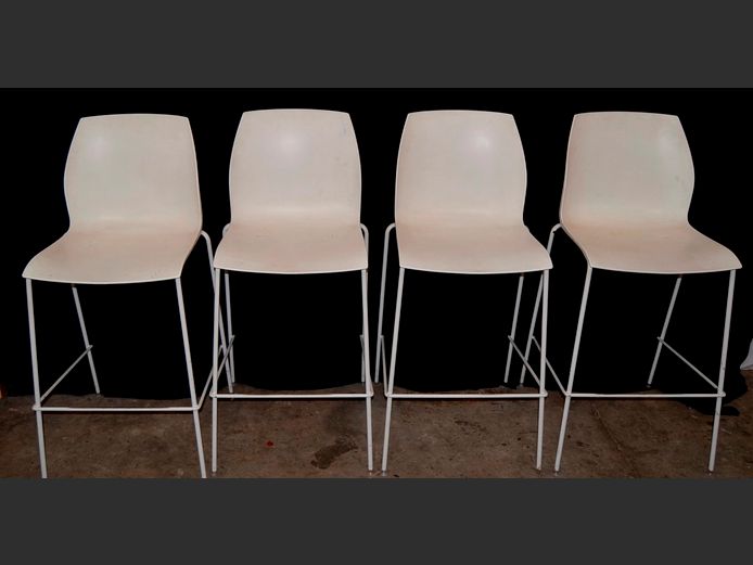 SET OF 4 WHITE PLASTIC & METAL BAR CHAIRS, 74cm High